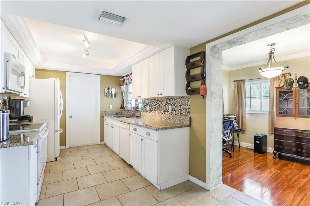 GOLDEN GATE CITY - Residential