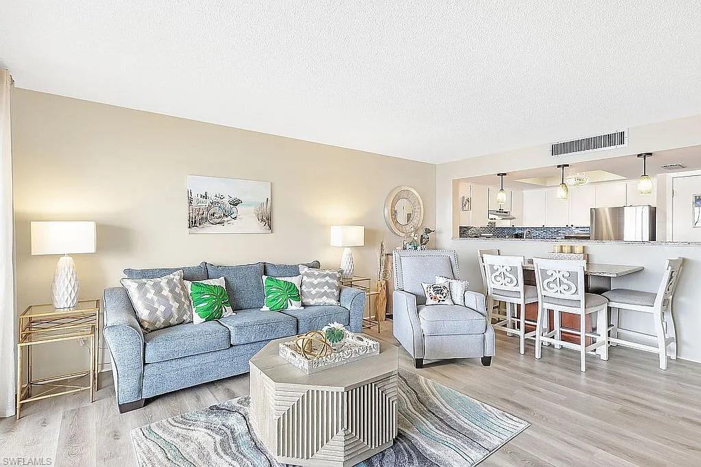WINDWARD POINT CONDO - Residential