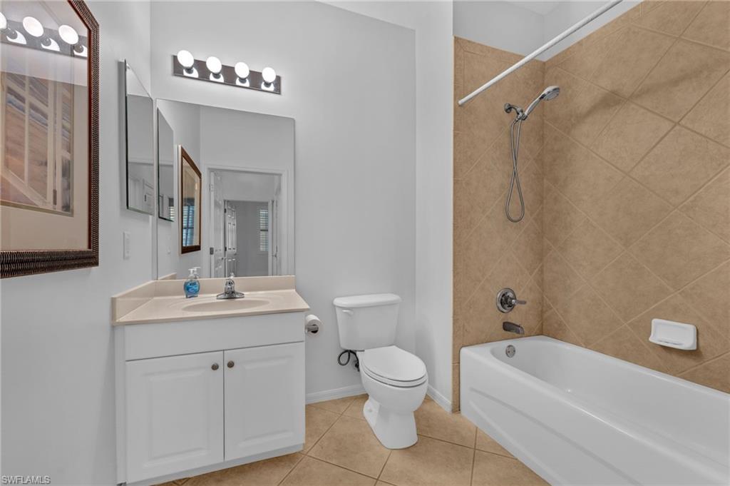 LAKE BARRINGTON - Residential