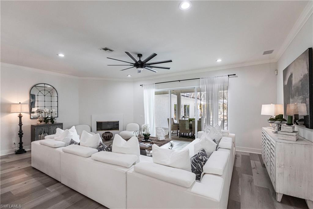 5791 Shady Oaks LN