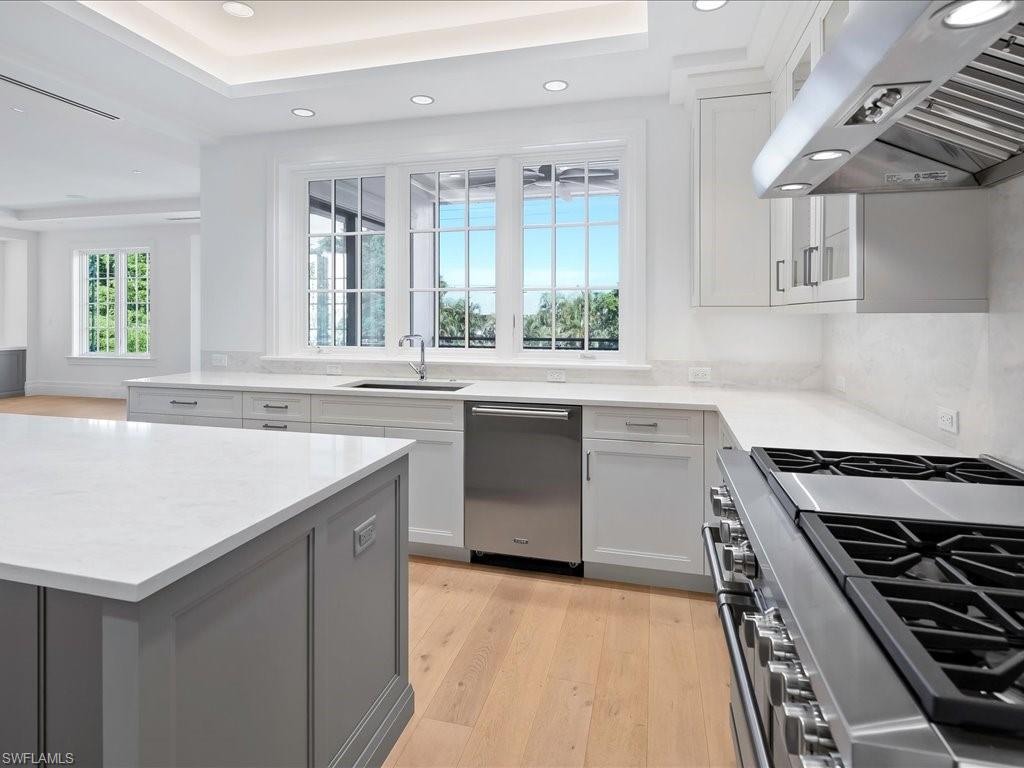 OLDE NAPLES - Residential