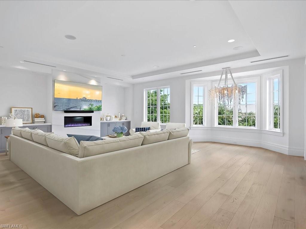 OLDE NAPLES - Residential