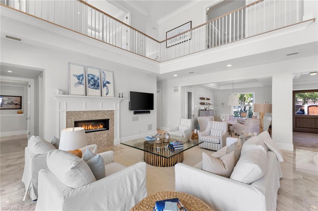 AQUALANE SHORES - Residential