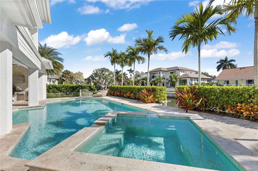 AQUALANE SHORES - Residential