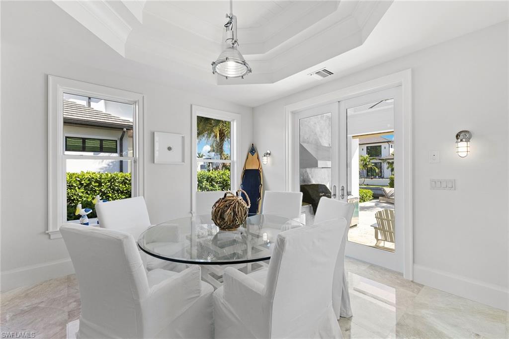 AQUALANE SHORES - Residential