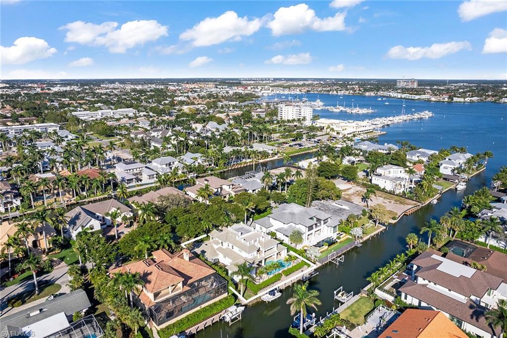 AQUALANE SHORES - Residential