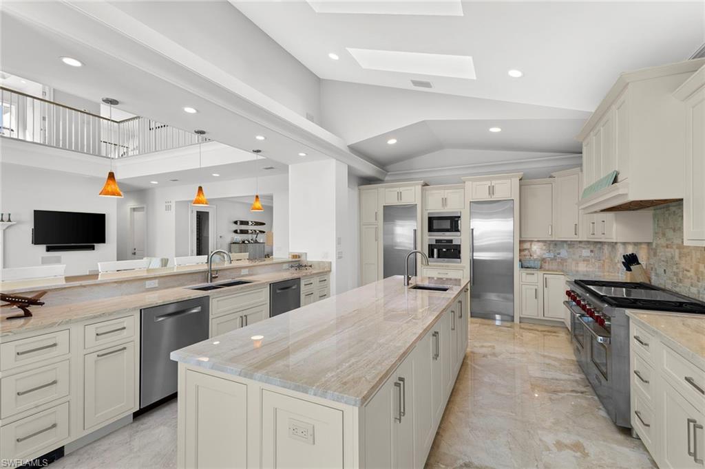 AQUALANE SHORES - Residential