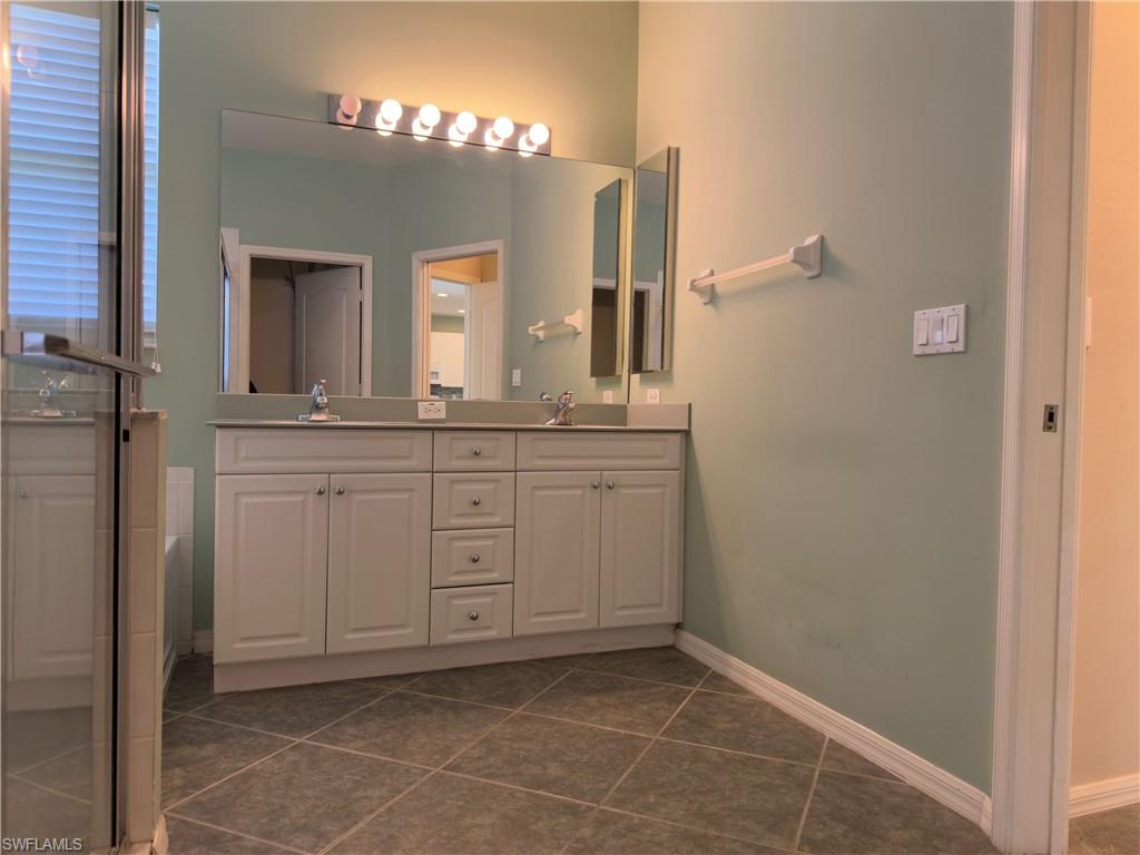 COLONIAL POINTE - Residential Lease