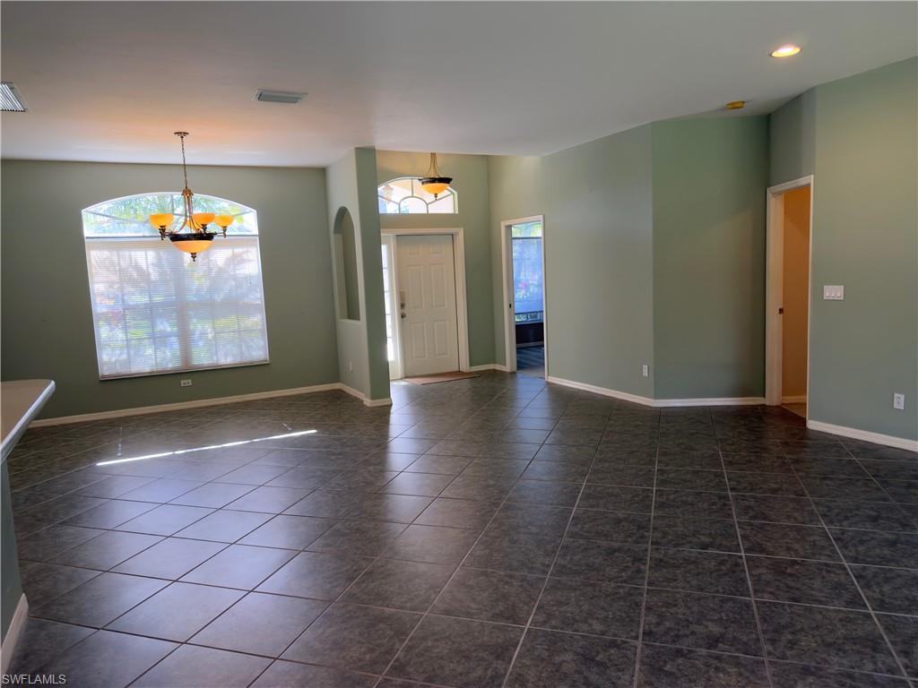 COLONIAL POINTE - Residential Lease