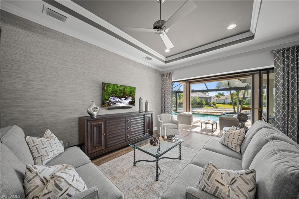 ESPLANADE - Residential