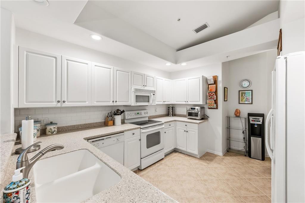 LAUREL GREENS - Residential