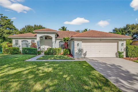 Photo of 787 Waterloo CT, NAPLES, FL 34120 (MLS # 225076959)