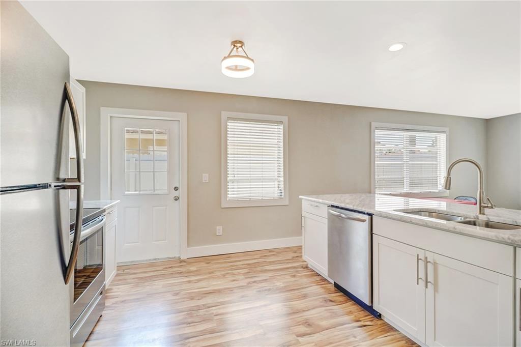 NAPLES PARK - Residential