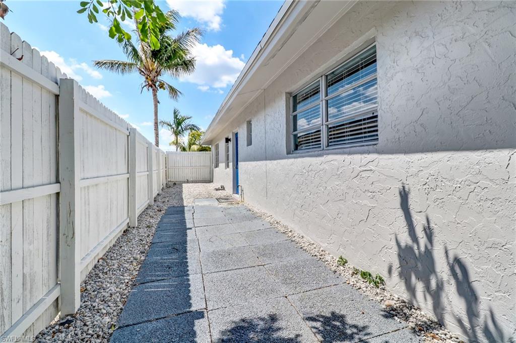 NAPLES PARK - Residential