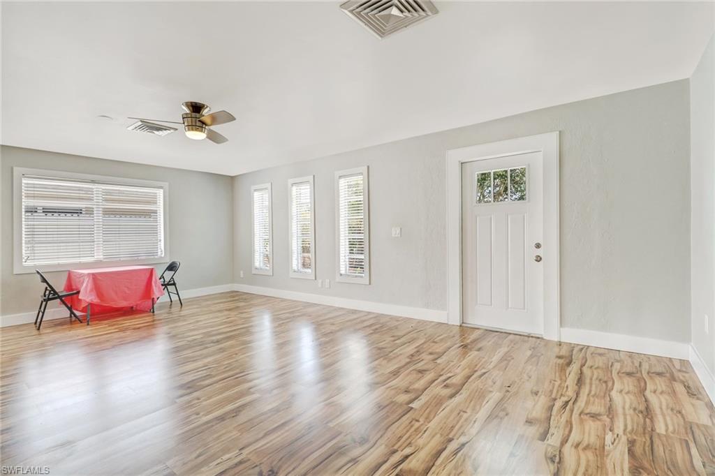 NAPLES PARK - Residential