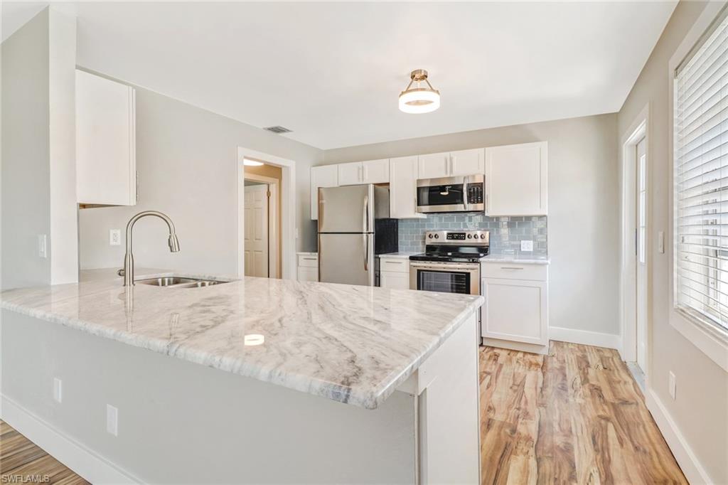 NAPLES PARK - Residential