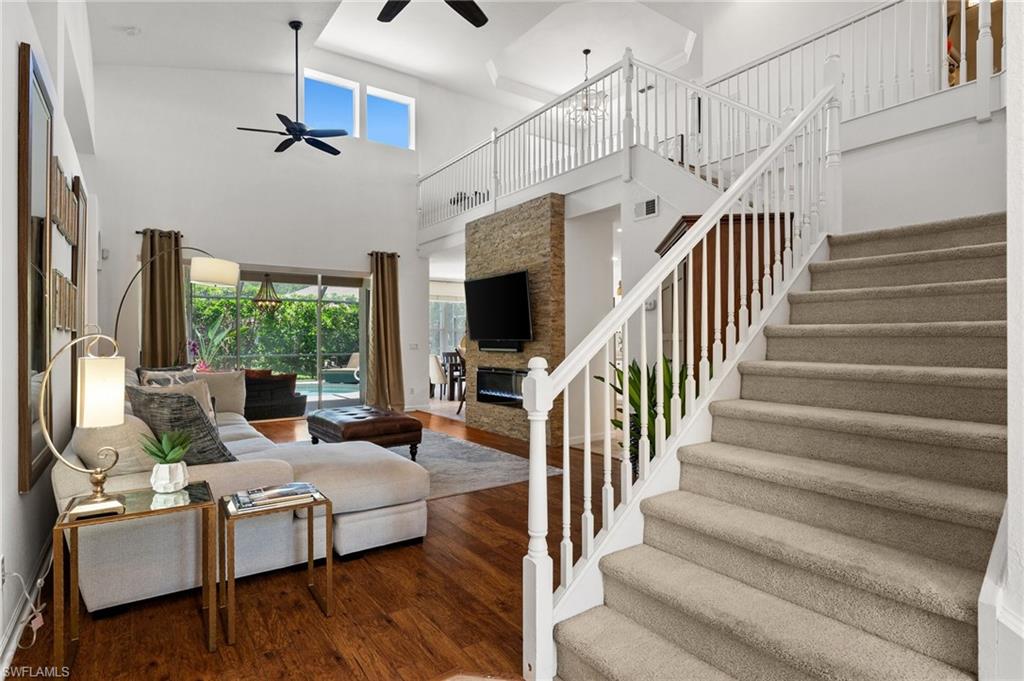 AUTUMN WOODS - Residential