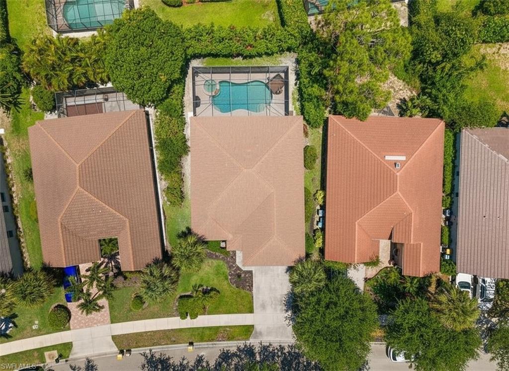 AUTUMN WOODS - Residential