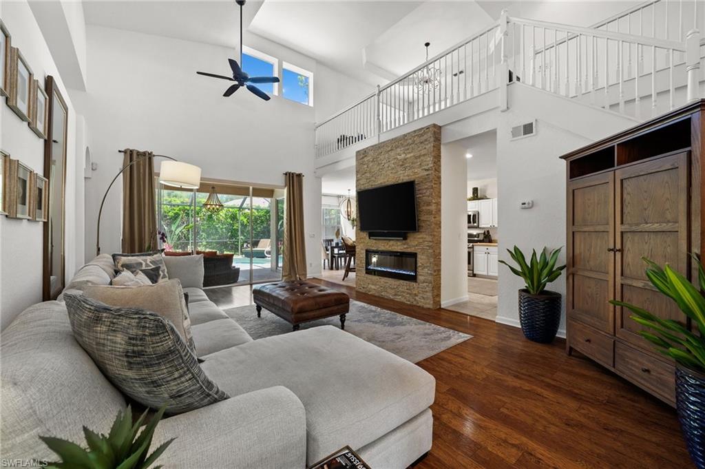 AUTUMN WOODS - Residential