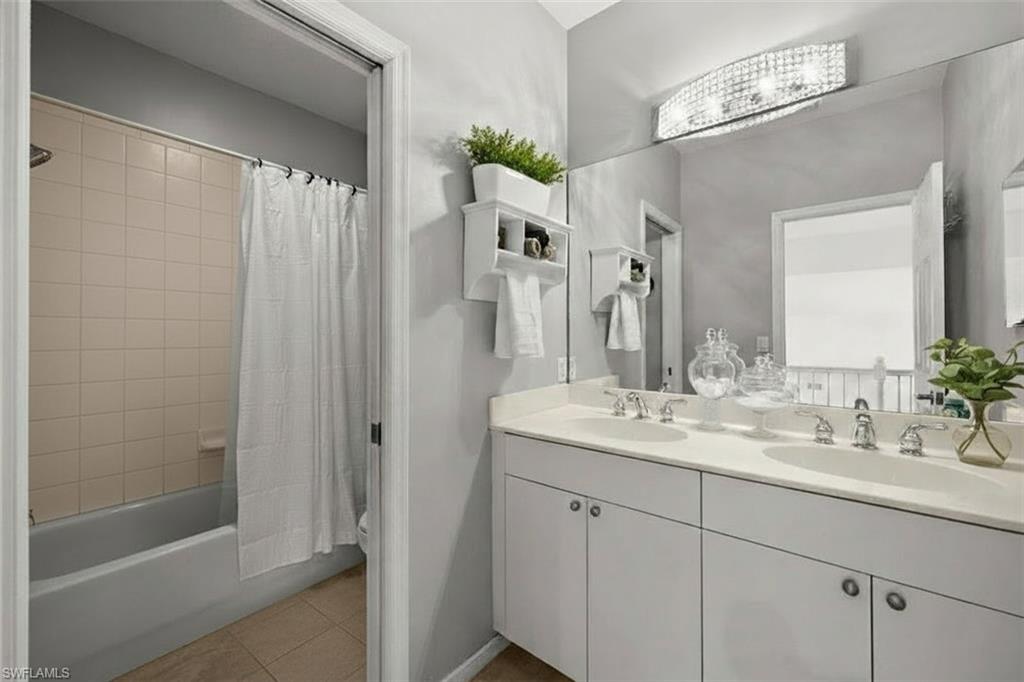 AUTUMN WOODS - Residential