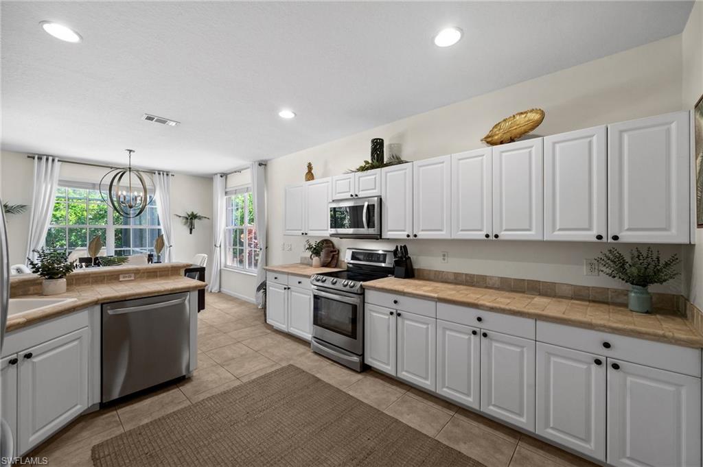 AUTUMN WOODS - Residential