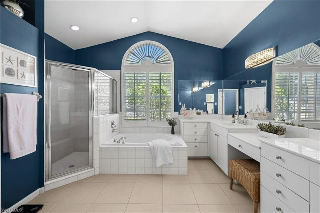 AUTUMN WOODS - Residential