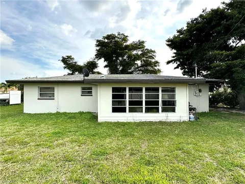 213 SE 47th St, Cape Coral, FL 33904 - #: 225026653