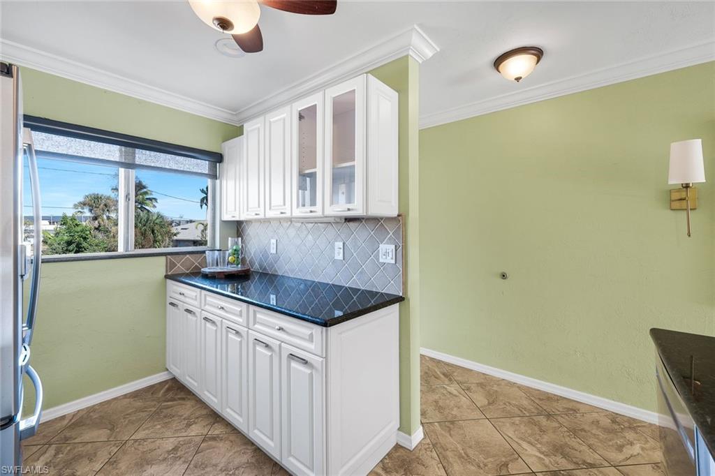 BIKINI PLACE CONDO - Residential