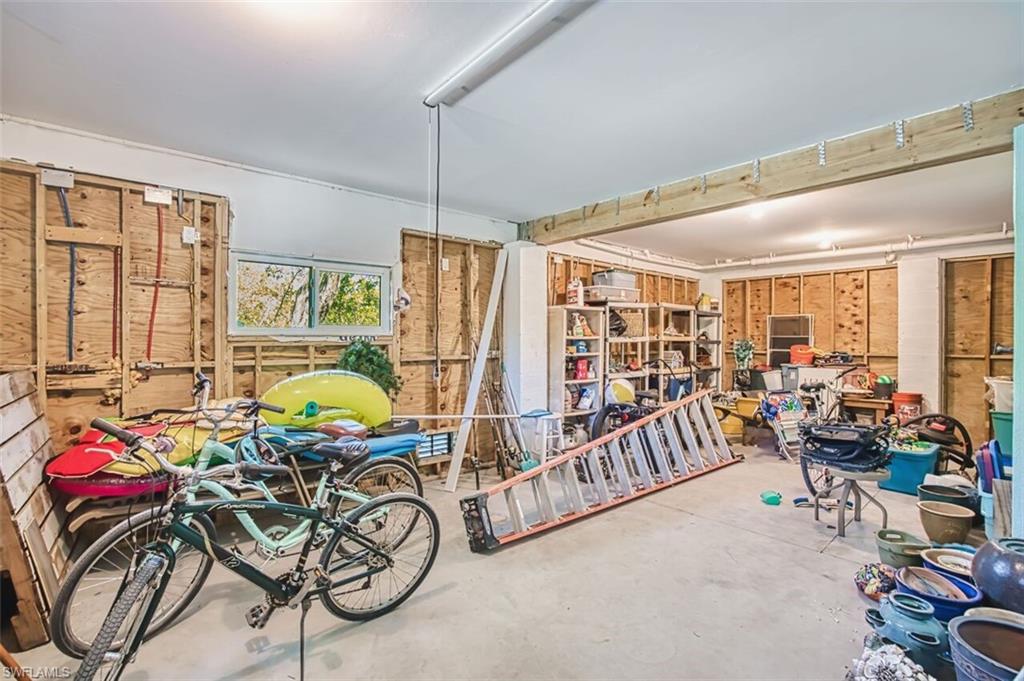 SANIBEL HIGHLANDS - Residential