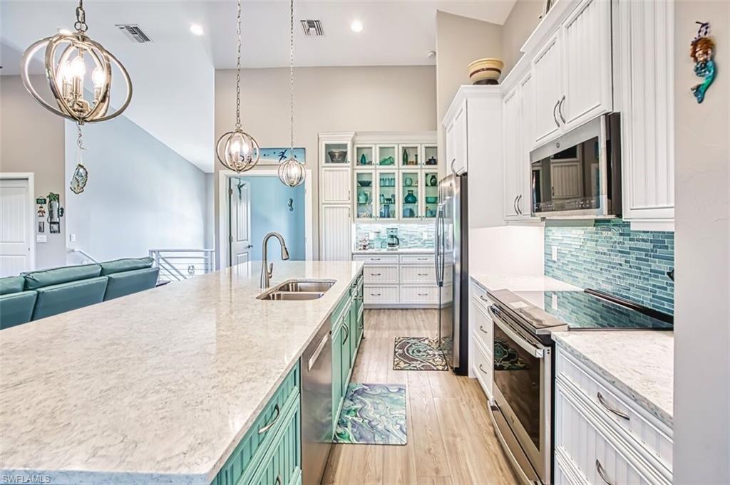 SANIBEL HIGHLANDS - Residential