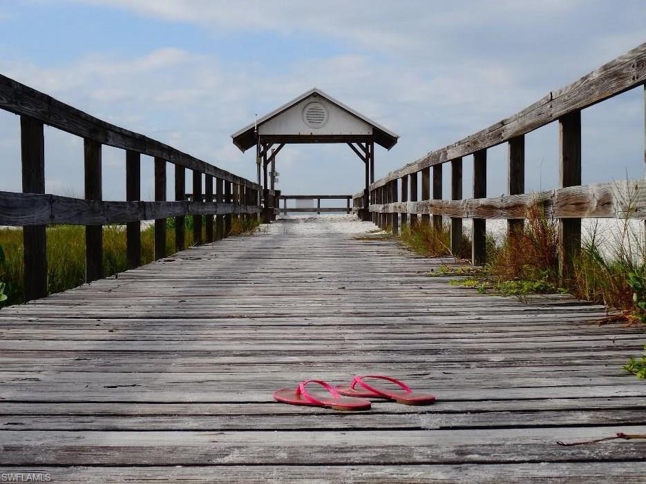 THE PALMS OF BAY BEACH - Residential