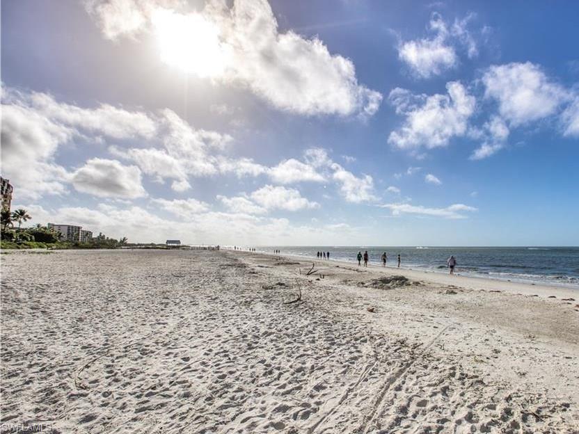 THE PALMS OF BAY BEACH - Residential