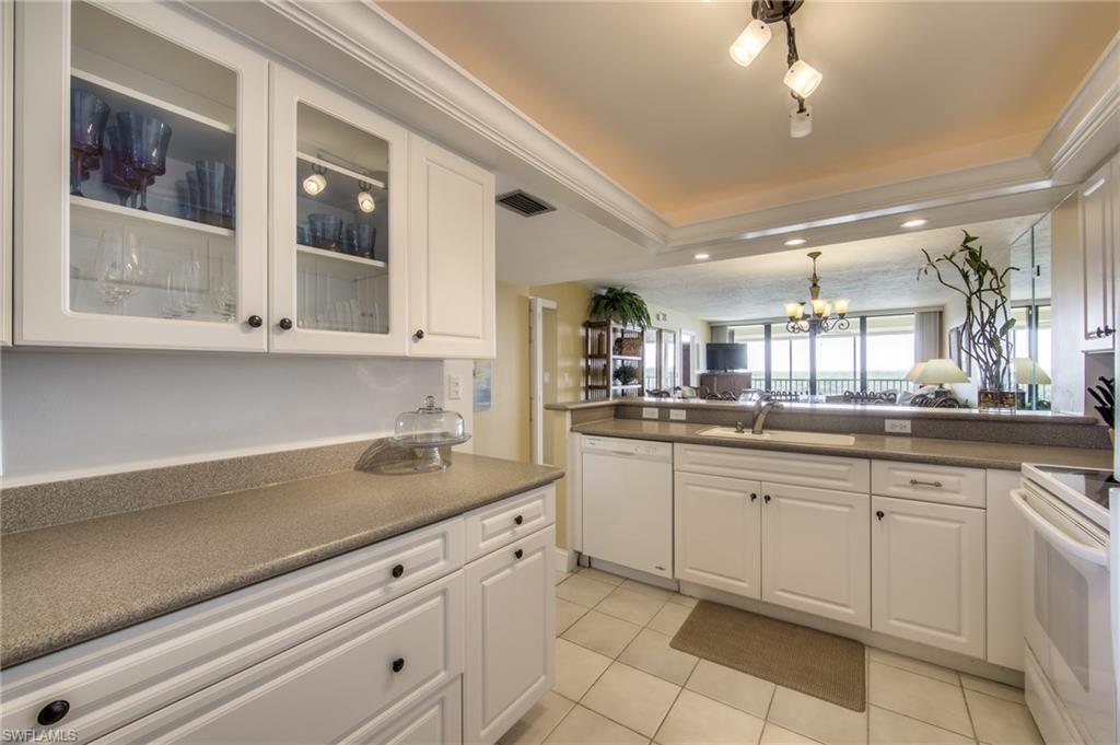 THE PALMS OF BAY BEACH - Residential