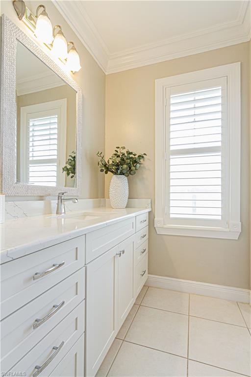 LONGSHORE LAKE - Residential