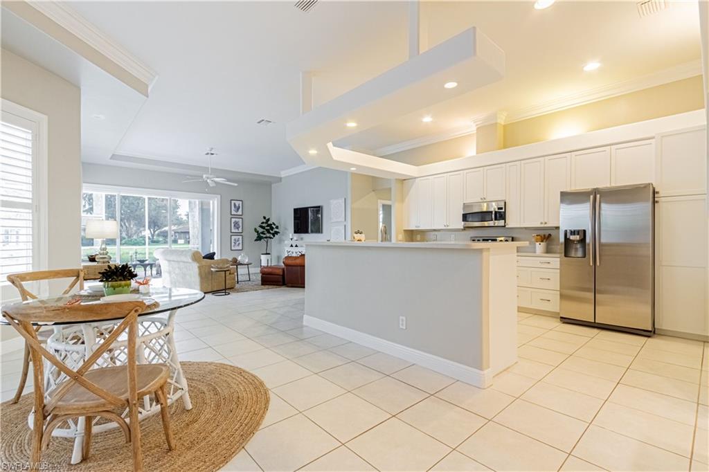 LONGSHORE LAKE - Residential