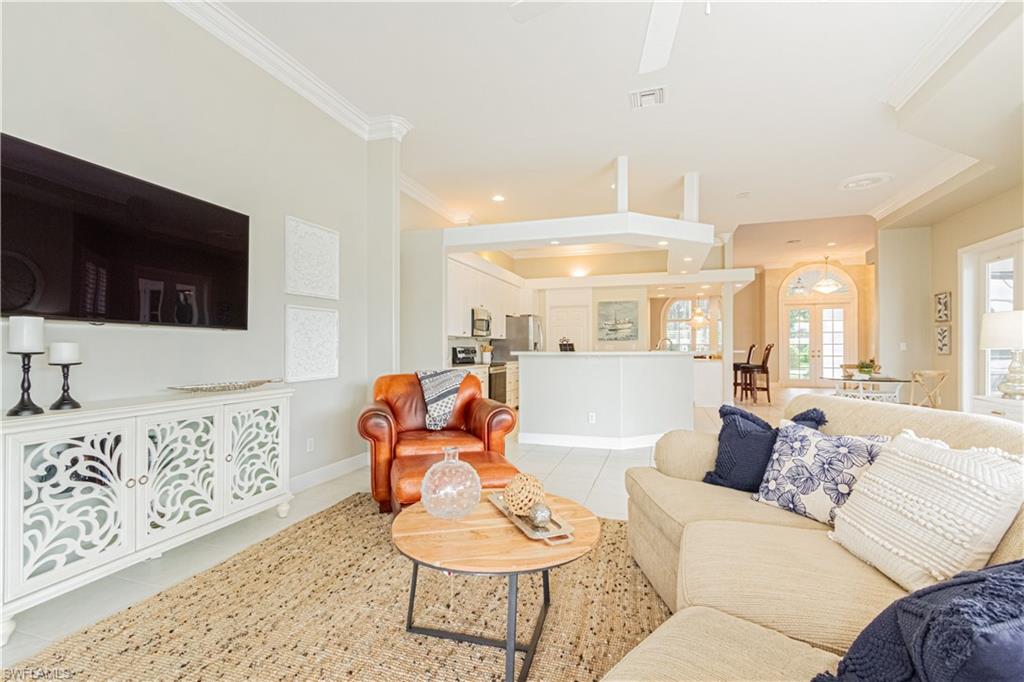 LONGSHORE LAKE - Residential