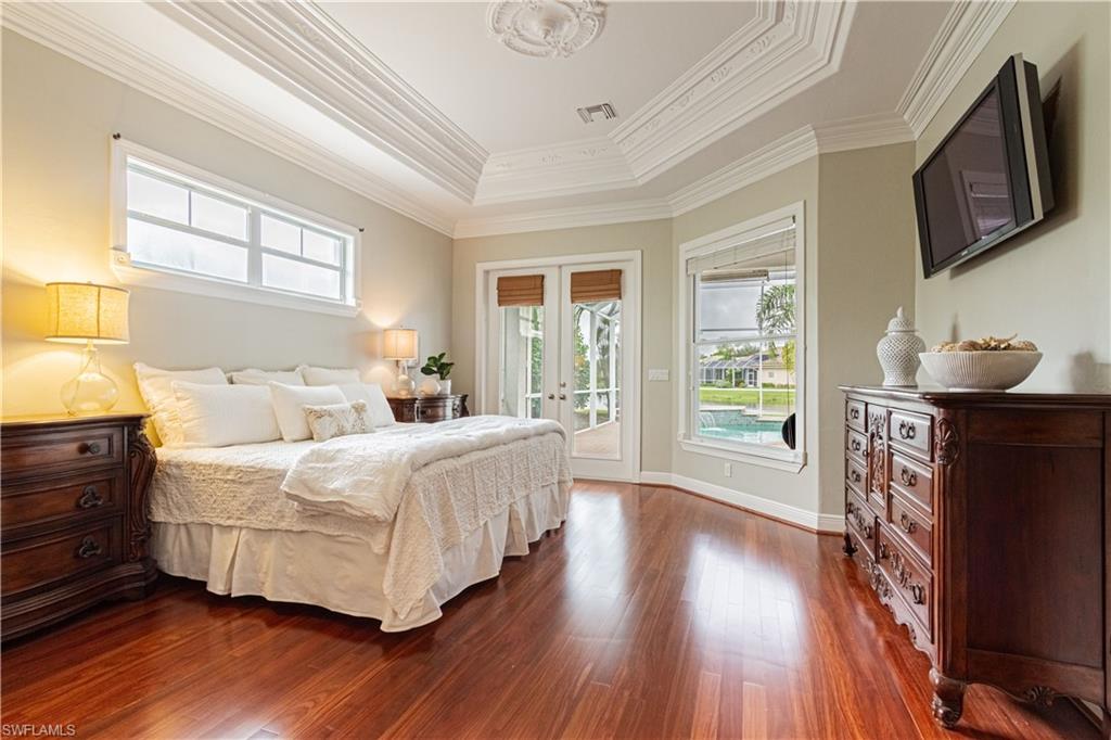 LONGSHORE LAKE - Residential