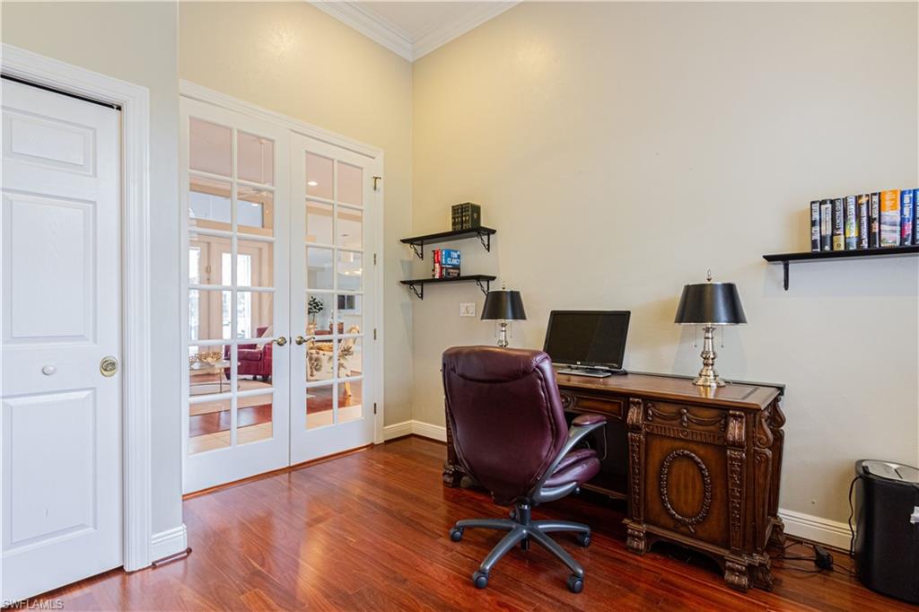 LONGSHORE LAKE - Residential