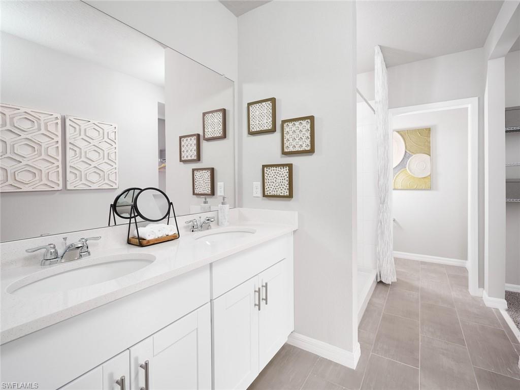 CRESCENT LAKES - Residential