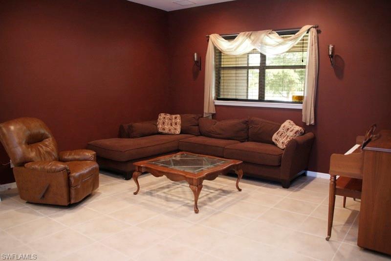 PROMENADE EAST - Residential