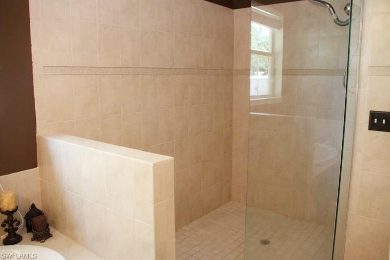 PROMENADE EAST - Residential