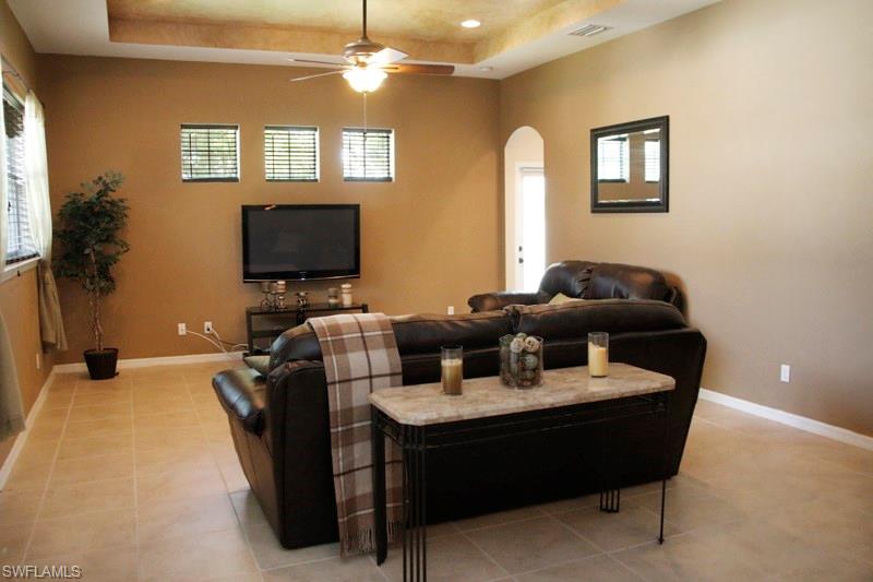 PROMENADE EAST - Residential