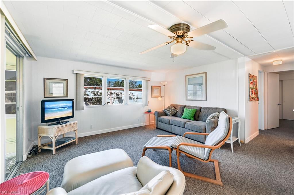 ENCHANTING ACRES MOBILE HOME - Residential