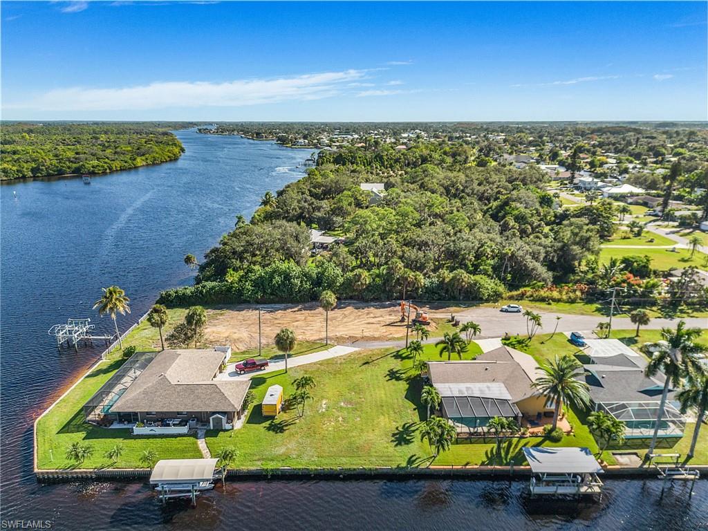 FORT MYERS SHORES - Land