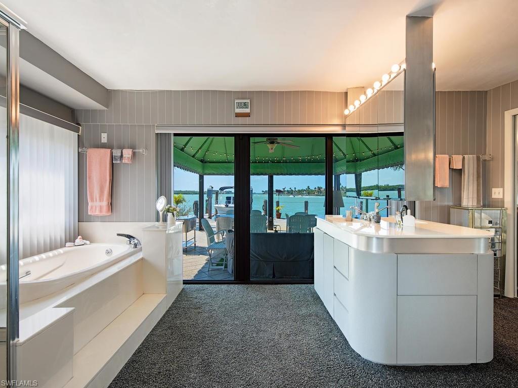 ROYAL HARBOR - Residential