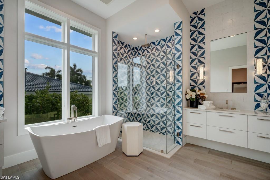 ROYAL HARBOR - Residential