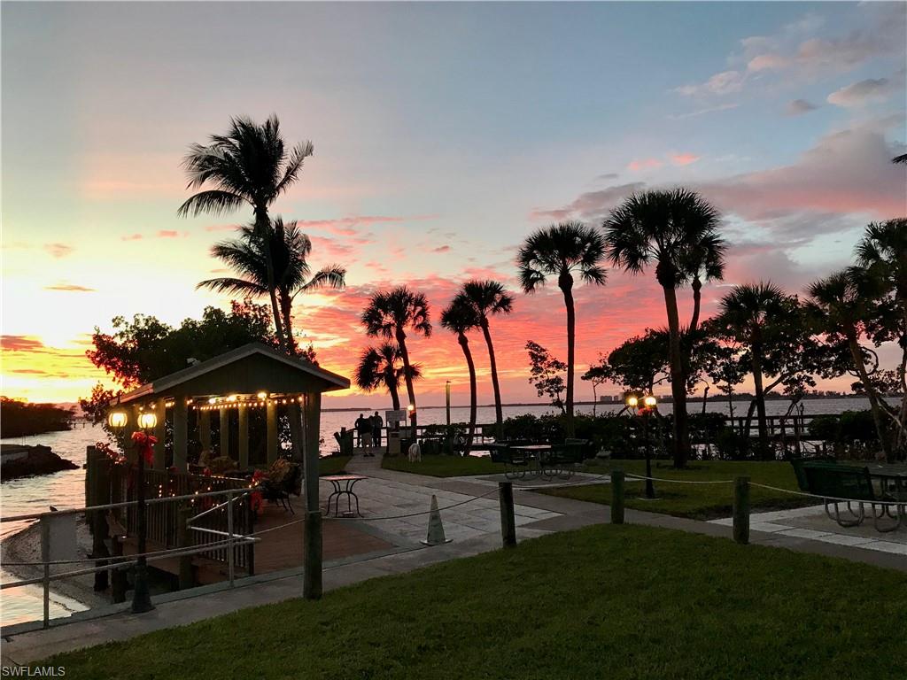 WATER'S EDGE - Residential