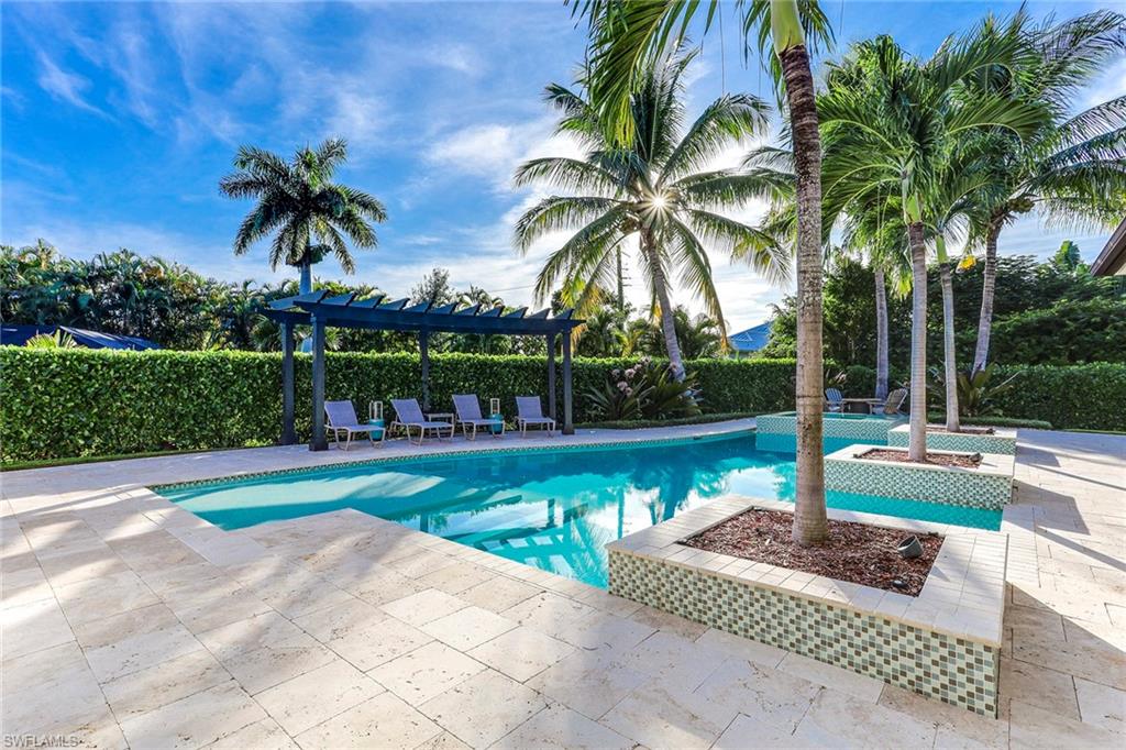 MOORINGS - Residential