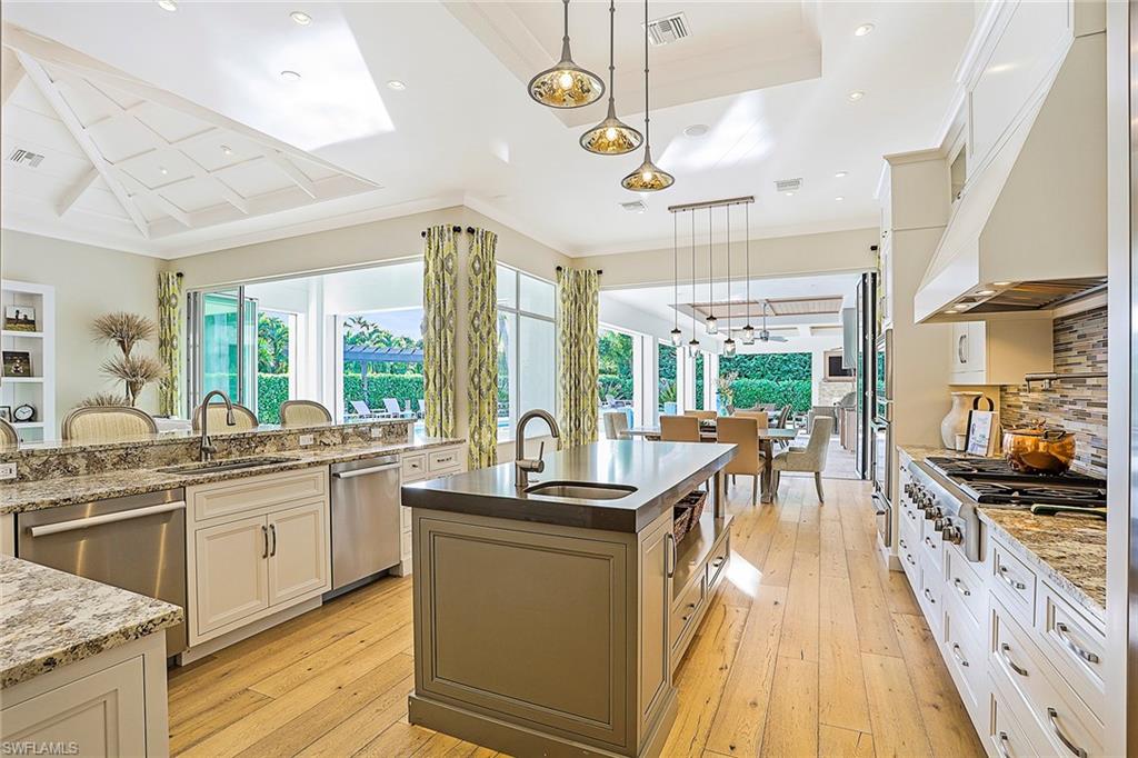 MOORINGS - Residential