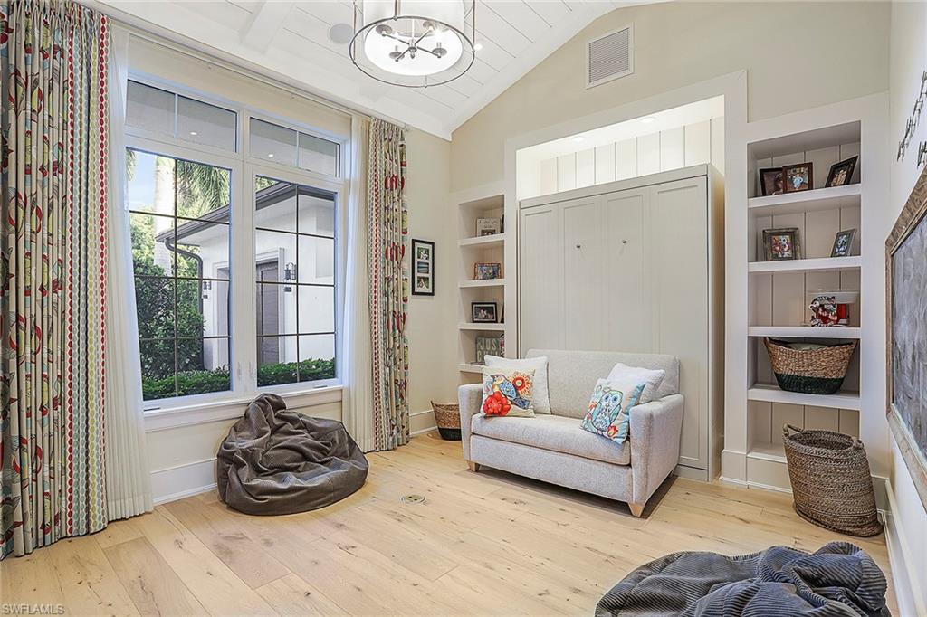 MOORINGS - Residential